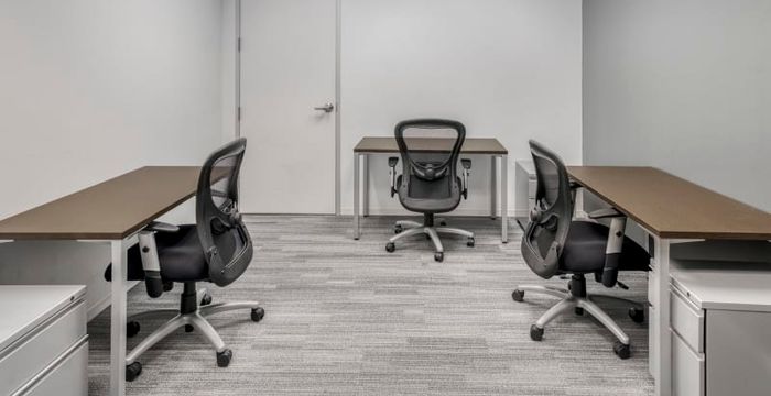 320 Seven Springs Way, Brentwood - Image 3