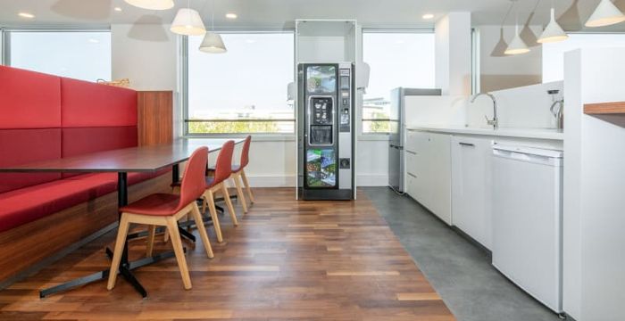 1 Rue Georges Stephenson, Montigny-le-bretonneux - Image 4