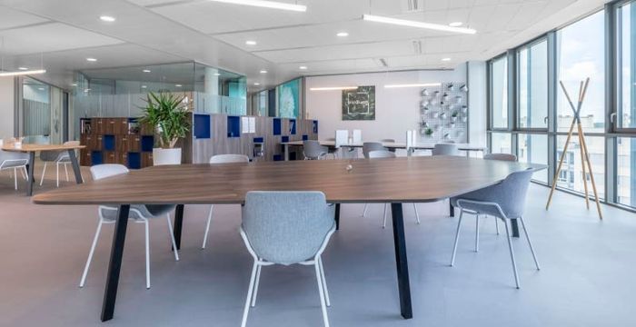 2-12 Parvis Colonel Arnaud Beltrame, Versailles - Image 5