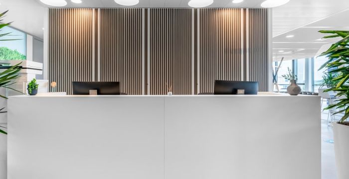 2-12 Parvis Colonel Arnaud Beltrame, Versailles - Image 3