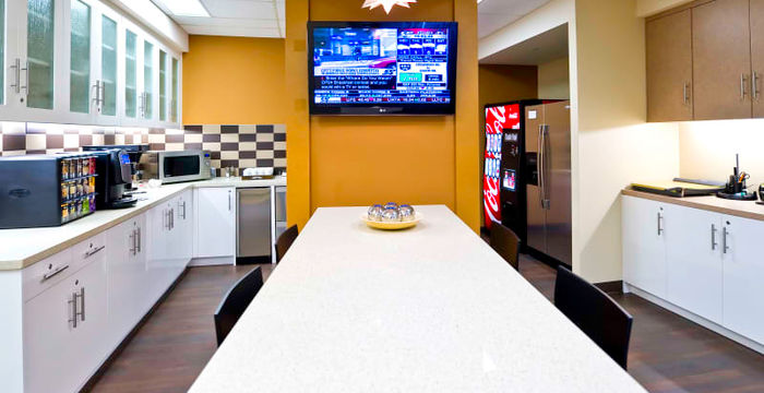 380 Wellington St, London - Image 5