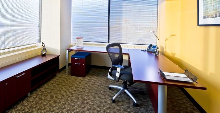 380 Wellington St, London - Image 2