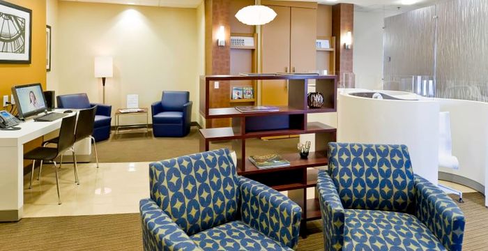 380 Wellington St, London - Image 3