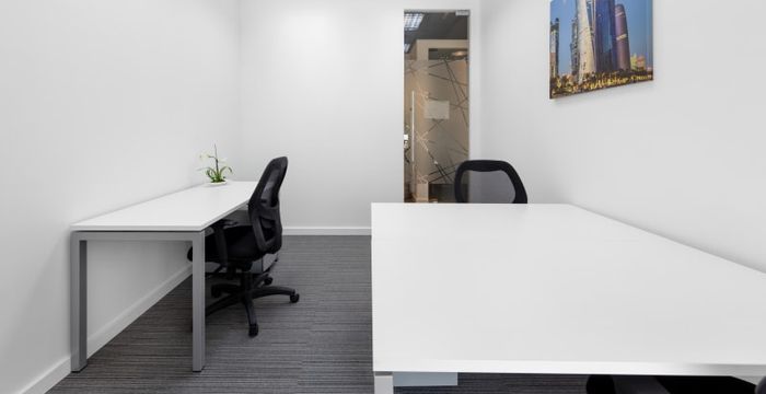 8 Hiteen Street, Doha - Image 2