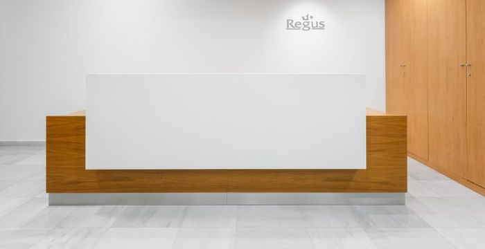 58 Avenida Cortes Valencianas, Valencia - Image 4