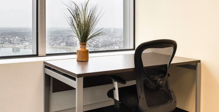 400 Renaissance Center, Detroit - Image 3