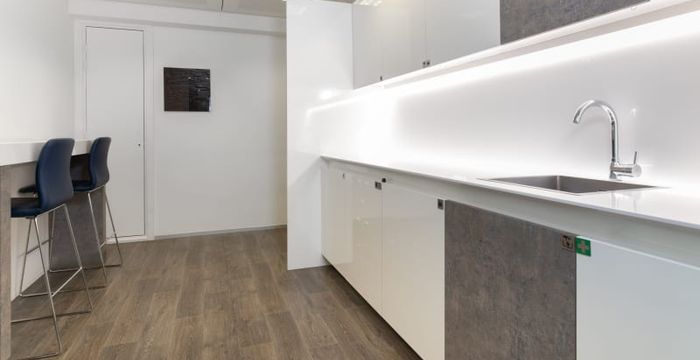16 Place De L'iris, Courbevoie - Image 4
