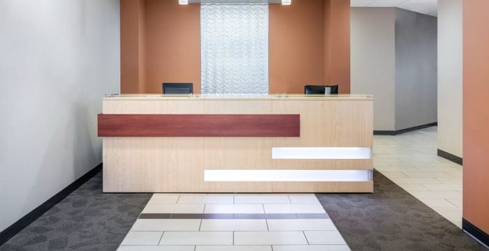 11670 Fountains Drive, Maple Grove - Image 2