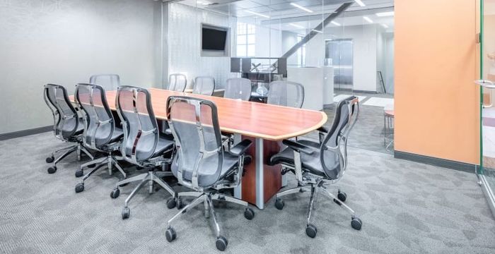 11670 Fountains Drive, Maple Grove - Image 2