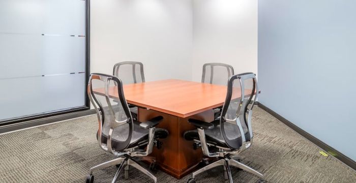 Howard Hughes Parkway Center - Image 4