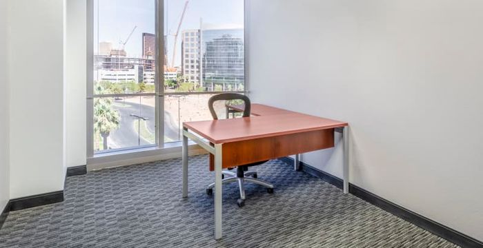 Howard Hughes Parkway Center - Image 3