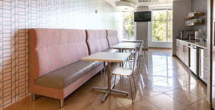 6565 Americas Pkwy, Albuquerque - Image 5