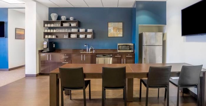 320 W Lanier Avenue, Fayetteville - Image 4