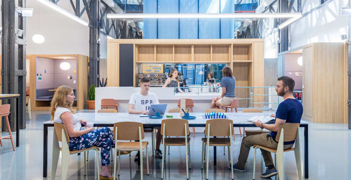 Vaci Ut 47 E, Budapest - Image 3