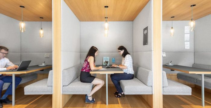 654/2 Karolinska, Prague - Image 4