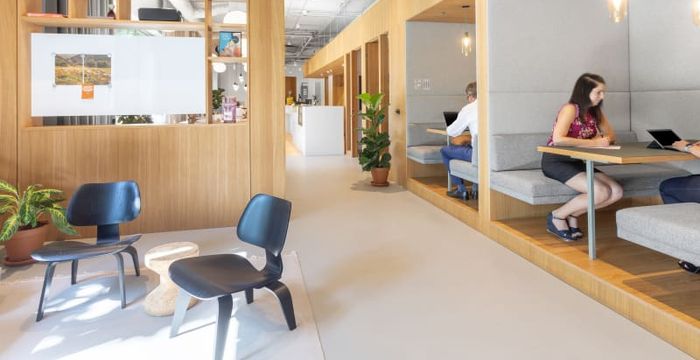 654/2 Karolinska, Prague - Image 3