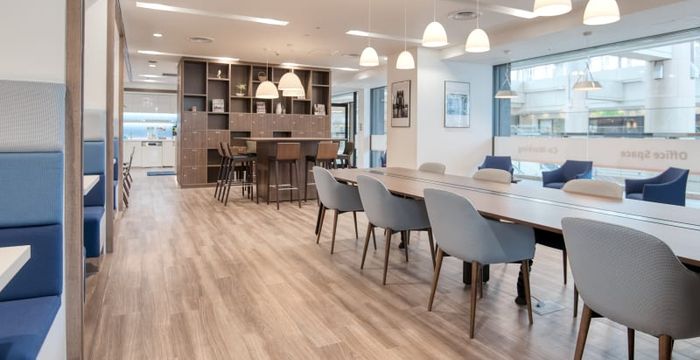 Yokohama Landmark Tower - Image 3