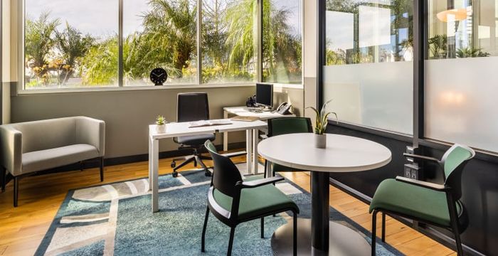 925 North La Brea Ave, Los Angeles - Image 2