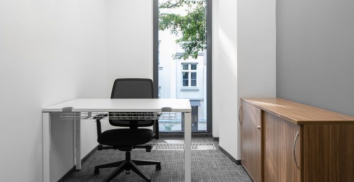 Ul Solec 18/20, Warsaw - Image 3