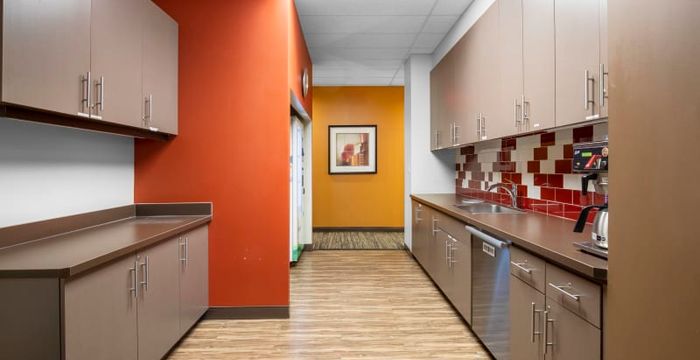 600 Crowfoot Crescent Nw, Calgary - Image 3