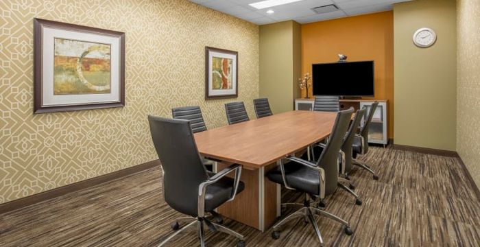 600 Crowfoot Crescent Nw, Calgary - Image 4