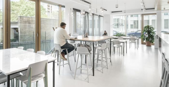 135 Kaiserswerther Strasse, Dusseldorf - Image 3