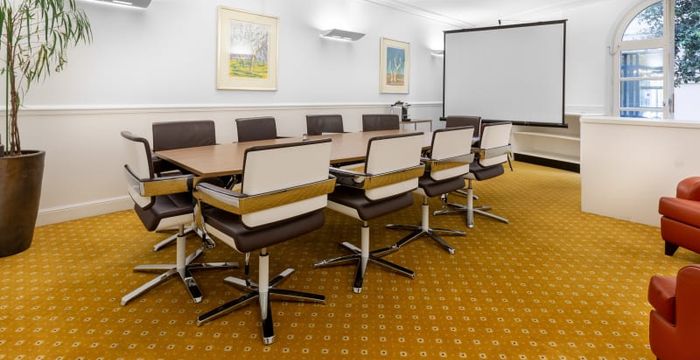 27-29 Rue De Bassano, Paris - Image 2