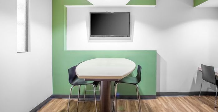 435 Nichols Road, Kansas City - Image 2