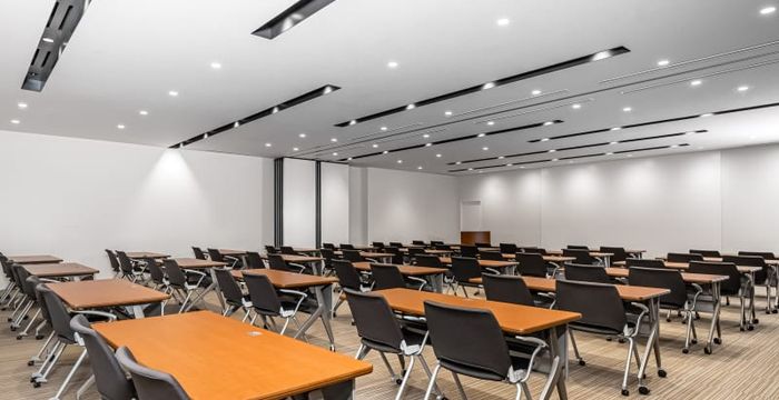 Shinjuku East Side Square - Image 5