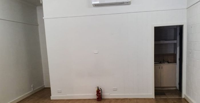 137 Shoreham Road, Redhill - Image 3