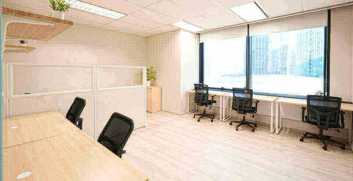 Sukhumvit Road, Khet Khlong Toei - Image 2