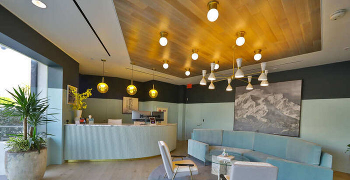 8200 Wilshire Boulevard, Beverly Hills - Image 2