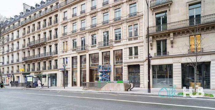 106 Boulevard Haussmann, Paris - Image 5