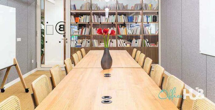 106 Boulevard Haussmann, Paris - Image 4