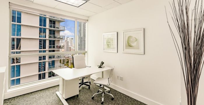 175 Sw 7th St, Miami - Image 2