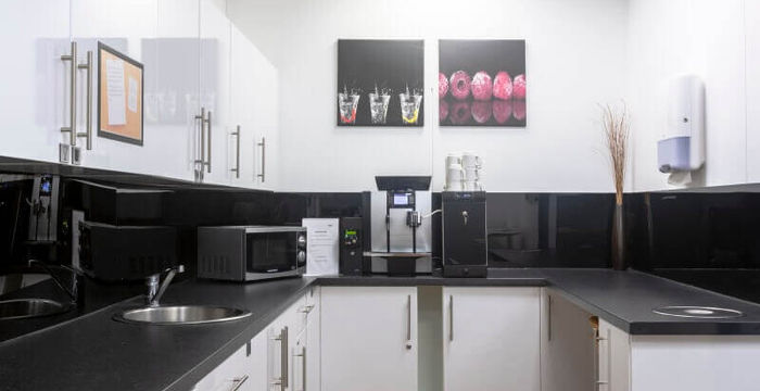 25 Clarendon Road, Redhill - Image 4