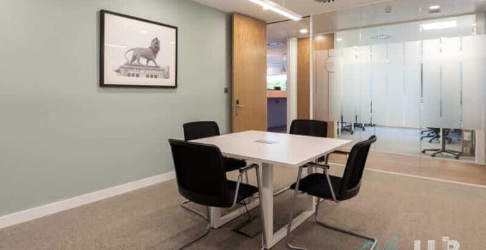 Wharfedale Road, Wokingham - Image 4