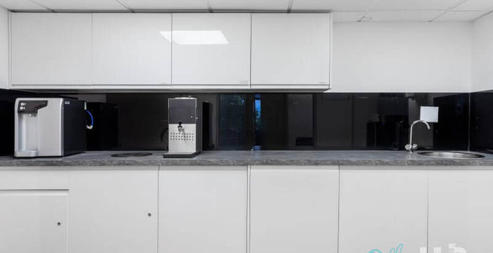 High Street, Potters Bar - Image 5