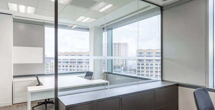 2 Lakeside Drive, London - Image 4