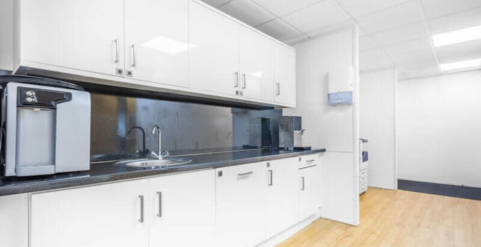 Worthing Road, Horsham - Image 4