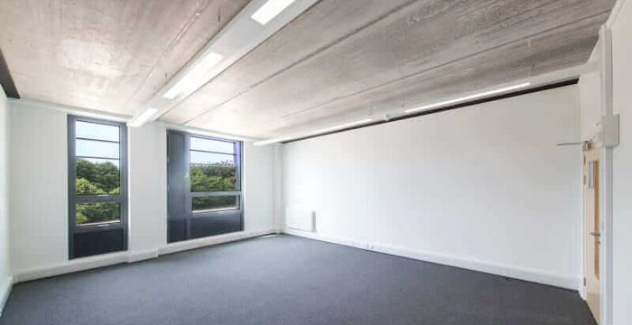 68 Terminus Rd, Chichester - Image 2