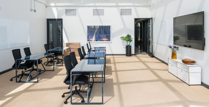 10585 Santa Monica Boulevard, Los Angeles - Image 4