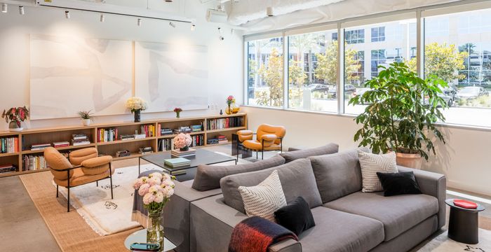 21255 Burbank Boulevard, Los Angeles - Image 2