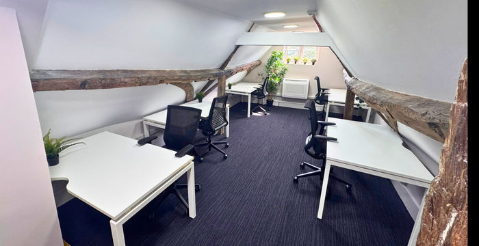 Cornerhall, Hemel Hempstead Herts - Image 2