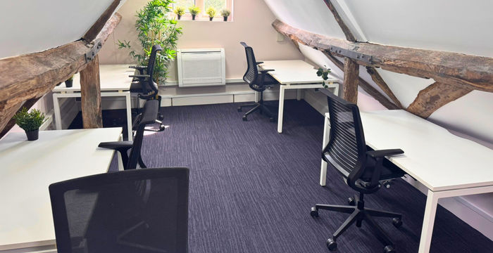 Cornerhall, Hemel Hempstead Herts - Image 5