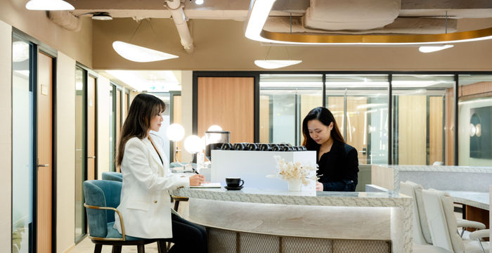 16-18 Queen's Road Central, Central - Image 3