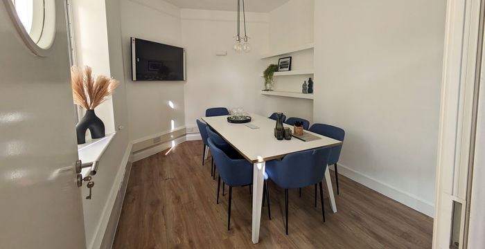 84 Kingsway, Greater London - Image 4