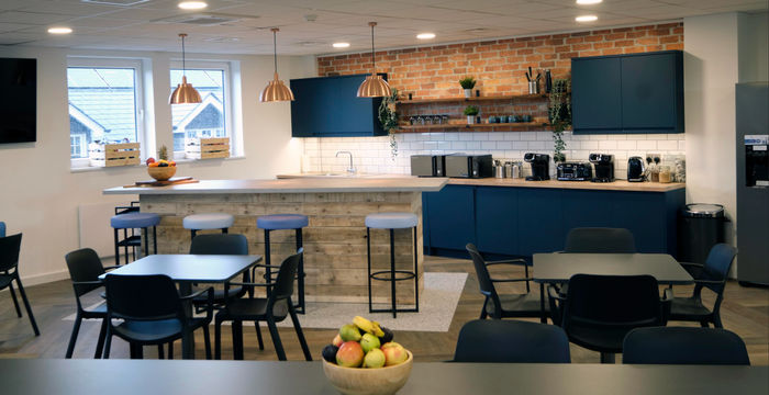 81 Bridge Road, East Molesey - Image 4