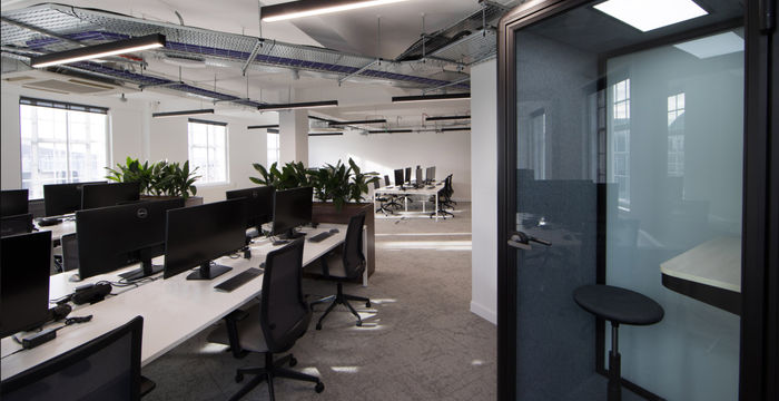 52 Grosvenor Gardens, Greater London - Image 4