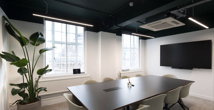 52 Grosvenor Gardens, Greater London - Image 2